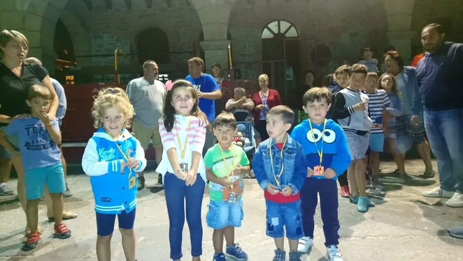 Foto 8 - Los m&aacute;s peque&ntilde;os de Villarino tambi&eacute;n disfrutan de las fiestas  