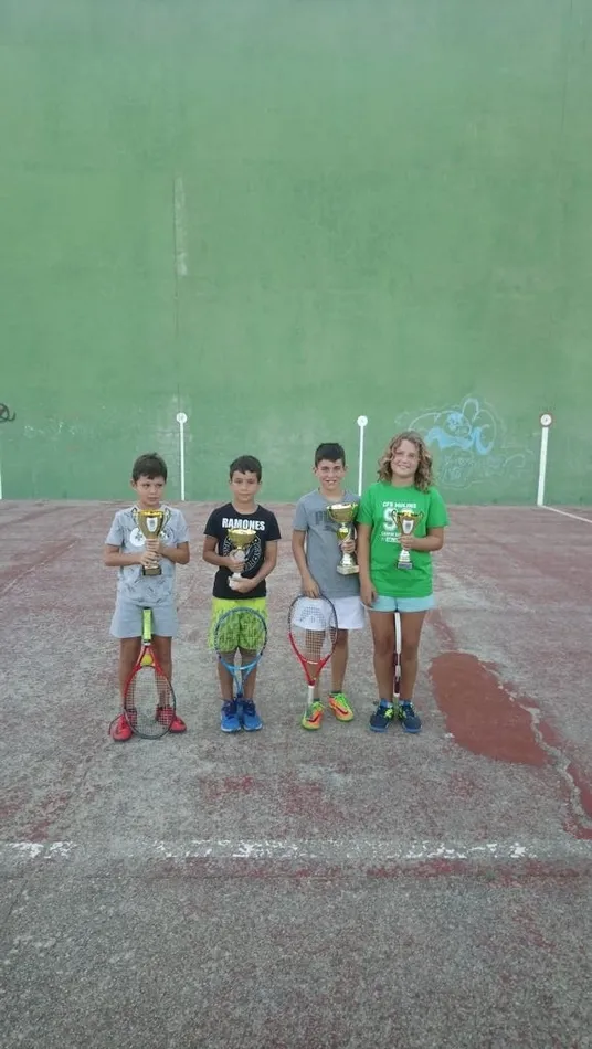 Foto 5 - Los m&aacute;s peque&ntilde;os de Villarino tambi&eacute;n disfrutan de las fiestas  