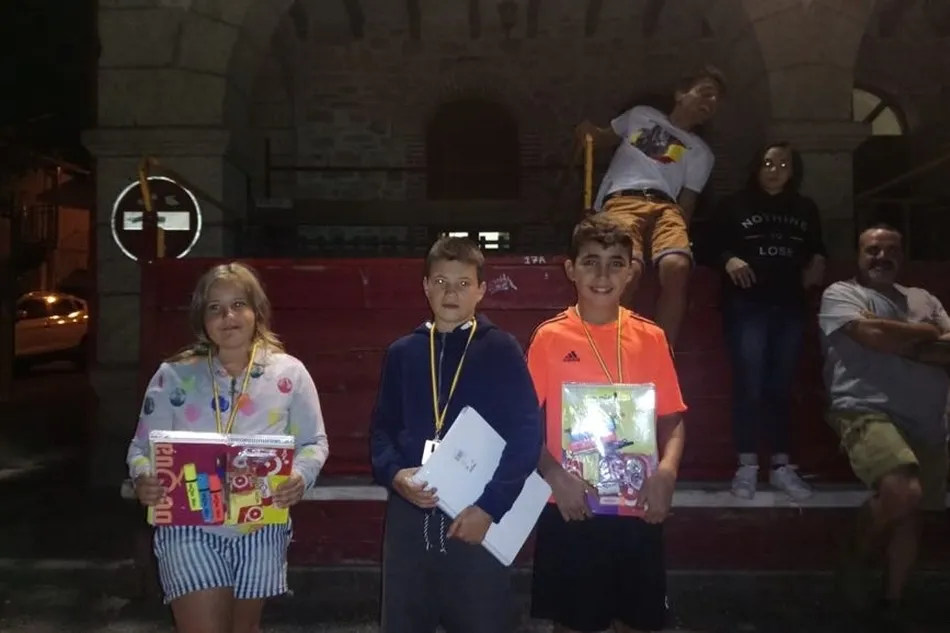 Foto 4 - Los m&aacute;s peque&ntilde;os de Villarino tambi&eacute;n disfrutan de las fiestas  