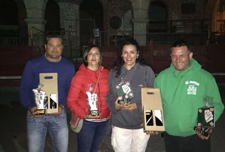Foto 3 - Los m&aacute;s peque&ntilde;os de Villarino tambi&eacute;n disfrutan de las fiestas  