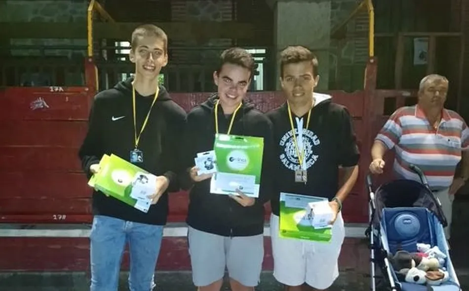 Foto 2 - Los m&aacute;s peque&ntilde;os de Villarino tambi&eacute;n disfrutan de las fiestas  