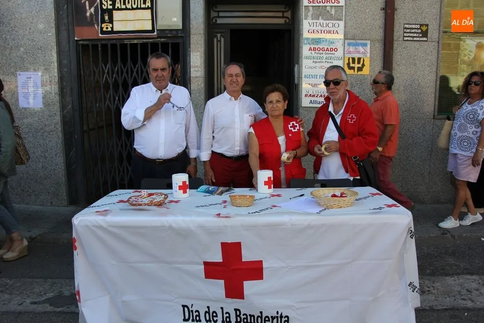 Foto 7 - La Asamblea Comarcal de Cruz Roja en Vitigudino celebra el &lsquo;D&iacute;a de la banderita&rsquo;    &nbsp;  