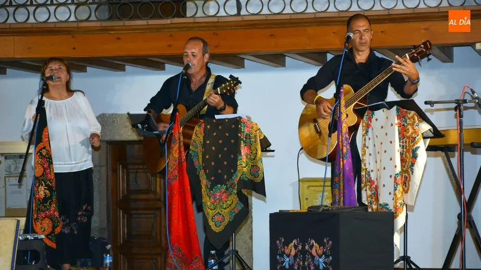 Foto 11 - Malajota Folk trae los temas populares salmantinos a la Plaza de Ba&ntilde;ob&aacute;rez