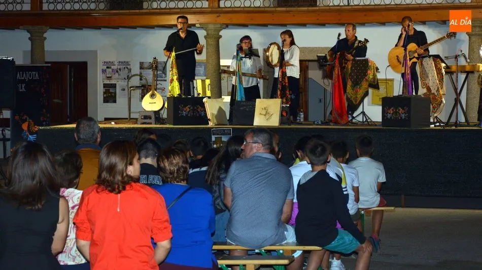 Foto 10 - Malajota Folk trae los temas populares salmantinos a la Plaza de Ba&ntilde;ob&aacute;rez