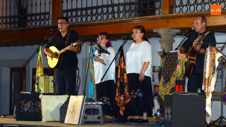 Foto 6 - Malajota Folk trae los temas populares salmantinos a la Plaza de Ba&ntilde;ob&aacute;rez