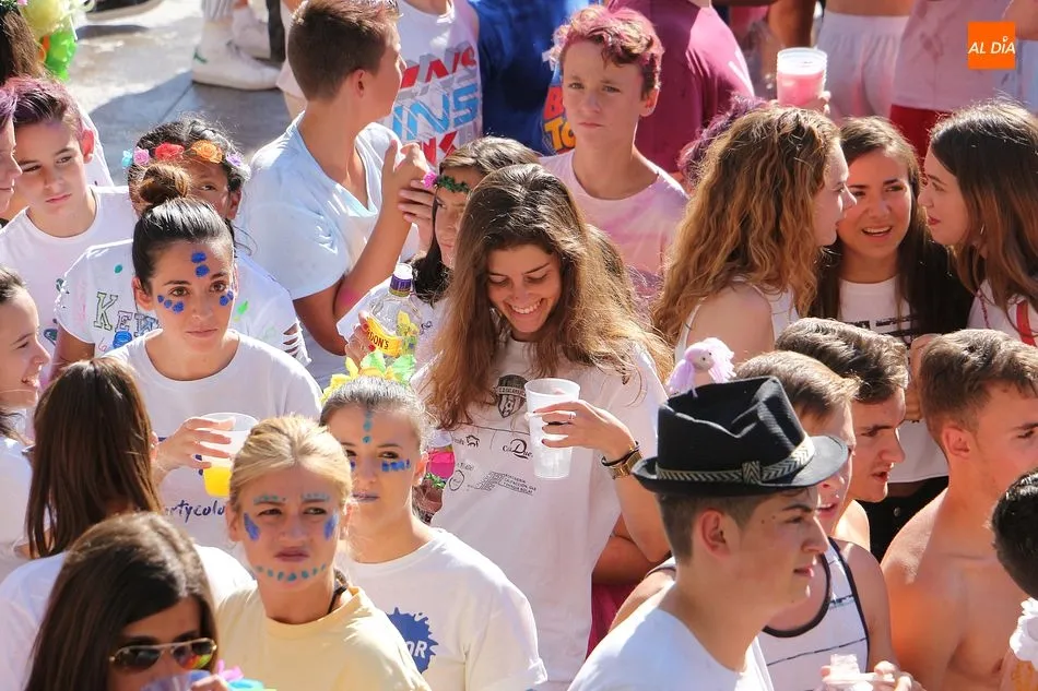 Foto 11 - Un millar de pe&ntilde;istas dan inicio a los festejos en el chupinazo de Guijuelo
