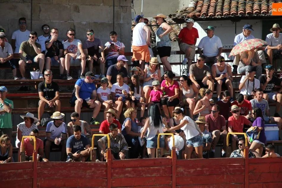 Foto 5 - Villarino comienza sus espectaculos taurinos con un festejo de recortes y el II Toro de Caj&oacute;n de...