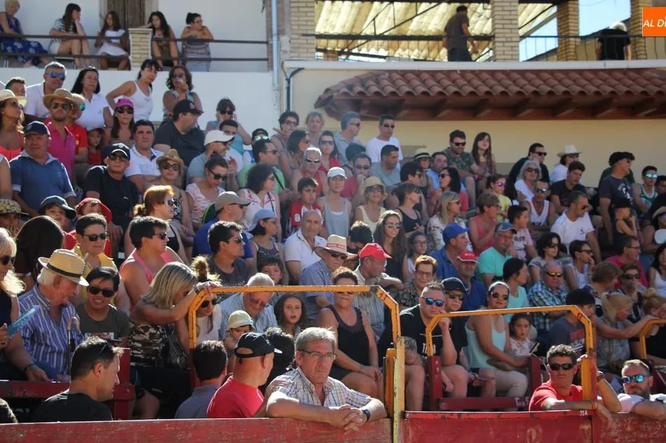 Foto 4 - Villarino comienza sus espectaculos taurinos con un festejo de recortes y el II Toro de Caj&oacute;n de...