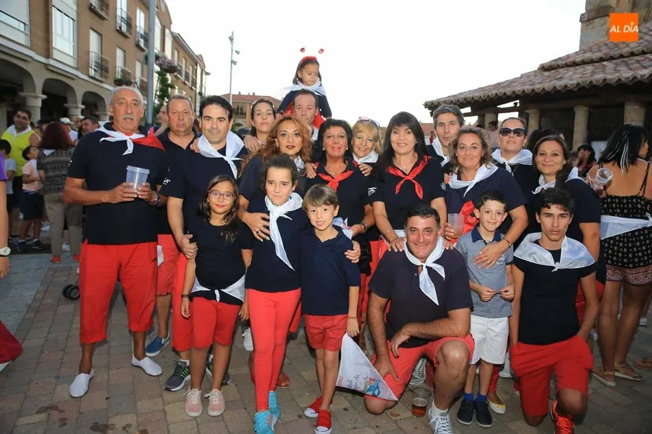 Foto 7 - Carbajosa estalla en fiestas con el chupinazo, el preg&oacute;n de Leopoldo Reguera y el desfile de pe&ntilde;as