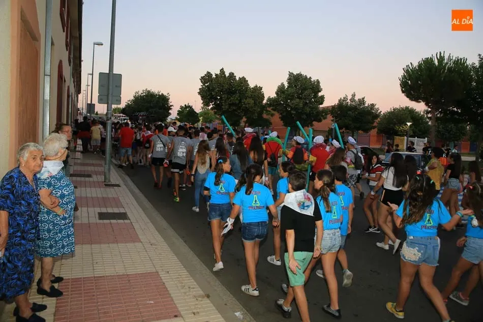 Foto 6 - Carbajosa estalla en fiestas con el chupinazo, el preg&oacute;n de Leopoldo Reguera y el desfile de pe&ntilde;as