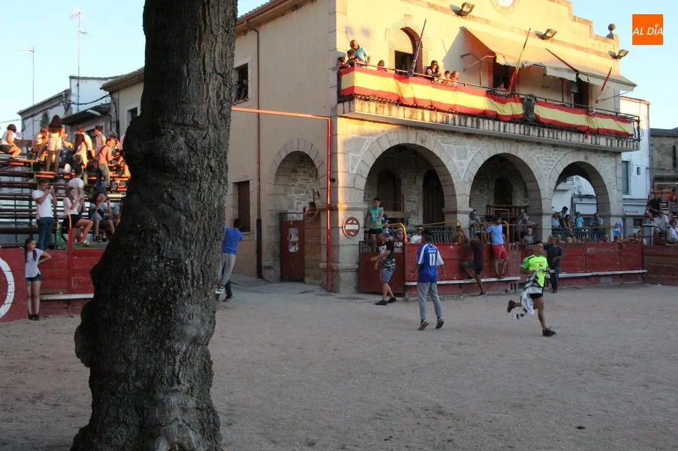 Foto 9 - El II Toro de Caj&oacute;n de Las Arribes cumple las expectativas en Villarino  