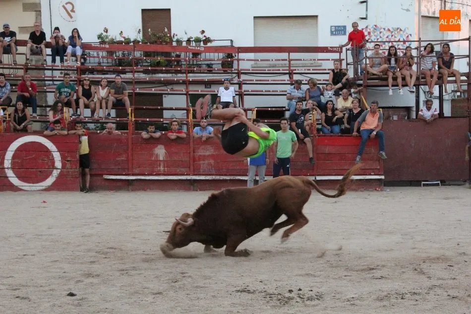Foto 8 - El II Toro de Caj&oacute;n de Las Arribes cumple las expectativas en Villarino  