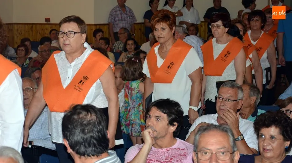 Foto 10 - El pregonero anima a convertir la Red Social Lumbrales en Trending Topic