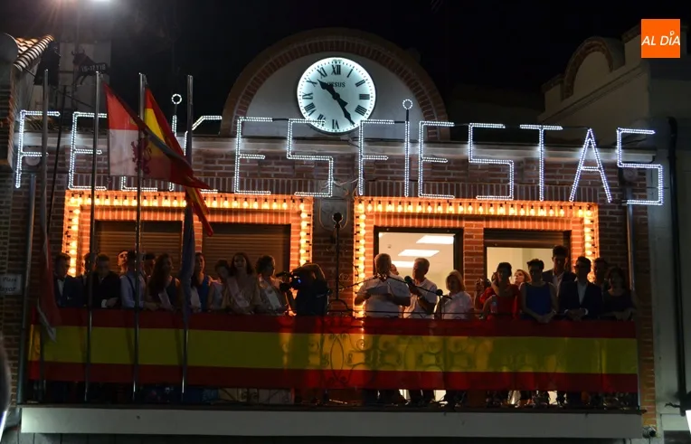 Foto 4 - Colorida y multitudinaria bienvenida a los &lsquo;Sanroques&rsquo; en Macotera