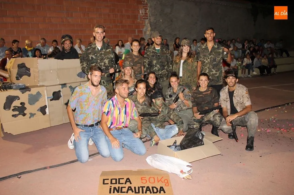 Ganadores del primer premio del concurso de disfraces de Almenara de Tormes