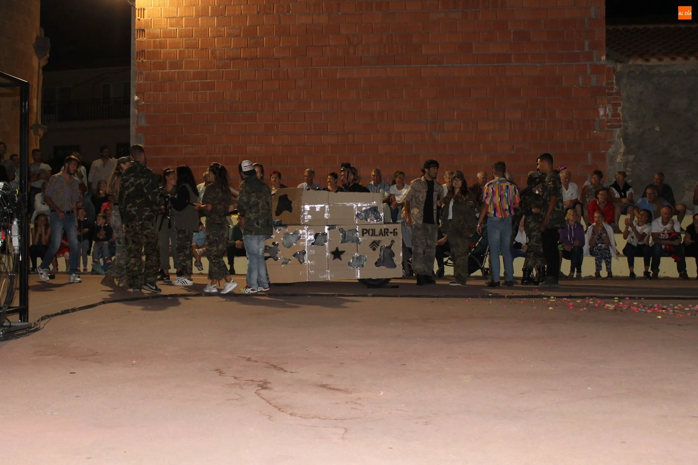 Foto 4 - Una singular tropa militar y los 13 globos infantiles, ganadores del concurso de disfraces de...