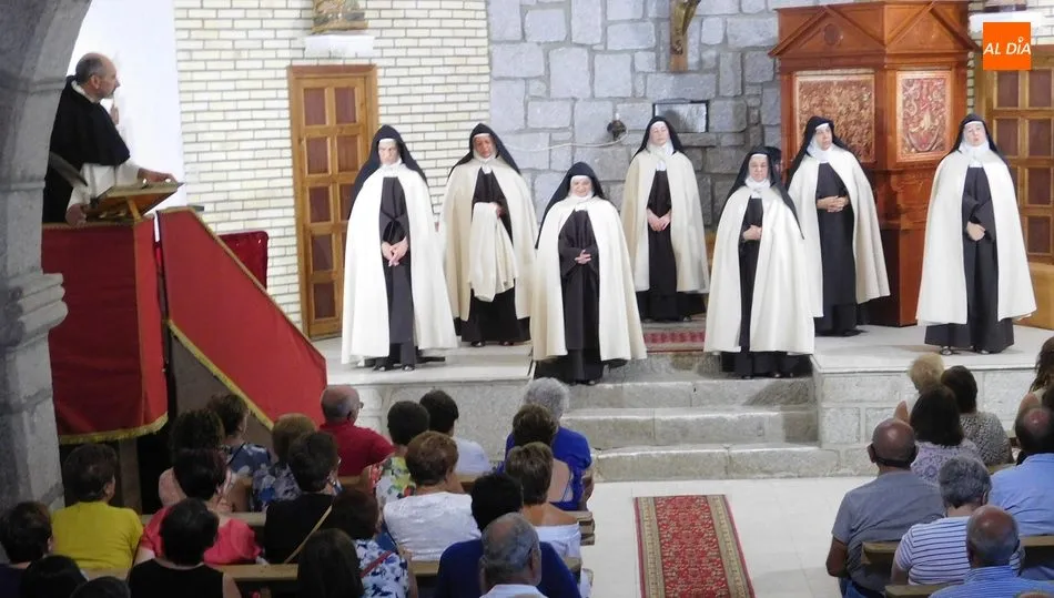 Los vecinos de san Domingo llenaron la iglesia para presenciar Teresa, la jardinera de la luz