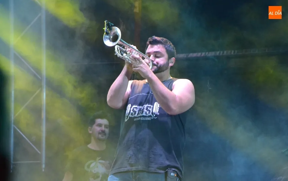 Foto 5 - SMS anima en Robleda la emblem&aacute;tica noche del 14 de agosto  