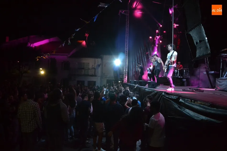 Foto 3 - SMS anima en Robleda la emblem&aacute;tica noche del 14 de agosto  