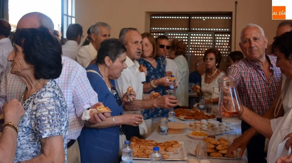 Foto 10 - Los lumbralenses acuden un a&ntilde;o m&aacute;s a la cita con la Virgen de la Asunci&oacute;n, patrona de la villa