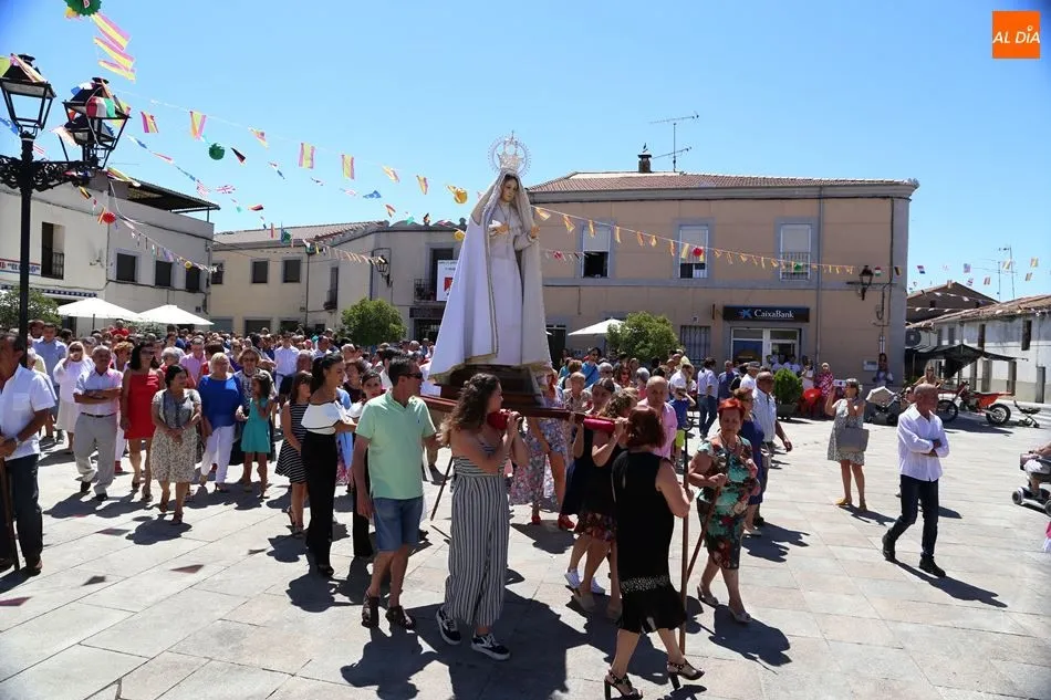Foto 3 - Fervor a la Virgen de la Asunci&oacute;n en el d&iacute;a grande de las fiestas