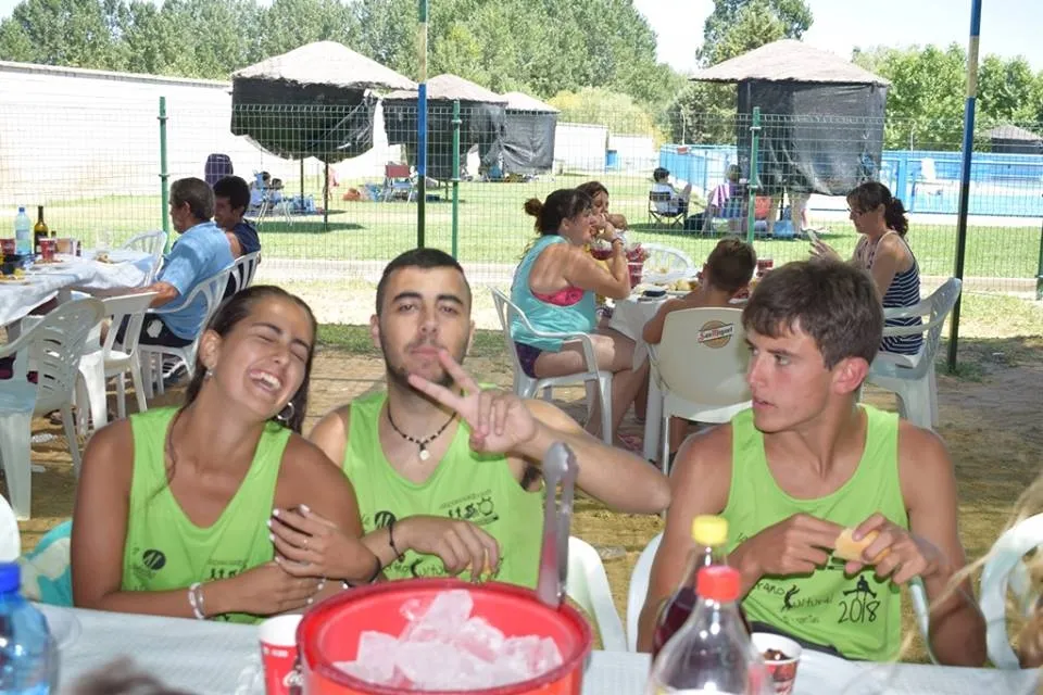 Foto 9 - Unos 180 ni&ntilde;os toman parte en los cl&aacute;sicos Juegos de las Piscinas de Sancti-Sp&iacute;ritus  