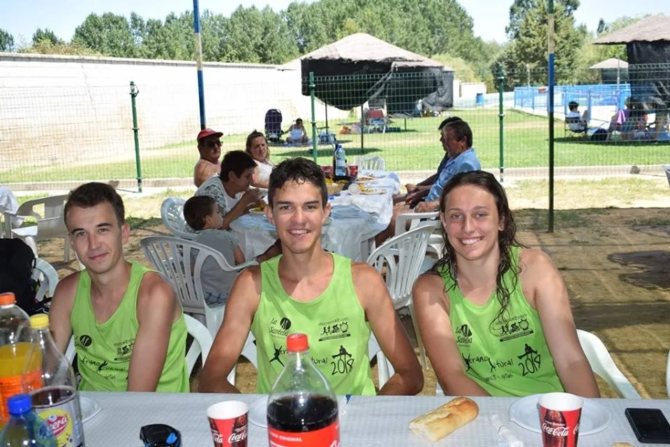 Foto 7 - Unos 180 ni&ntilde;os toman parte en los cl&aacute;sicos Juegos de las Piscinas de Sancti-Sp&iacute;ritus  