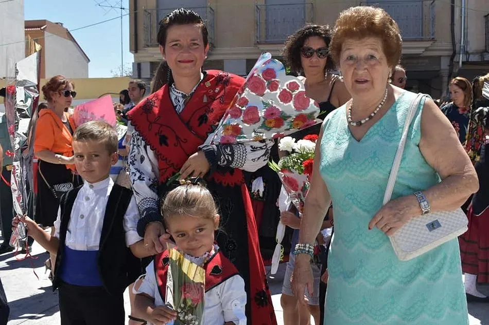 Foto 11 - Sentido homenaje a la Virgen de la Asunci&oacute;n en Guijuelo