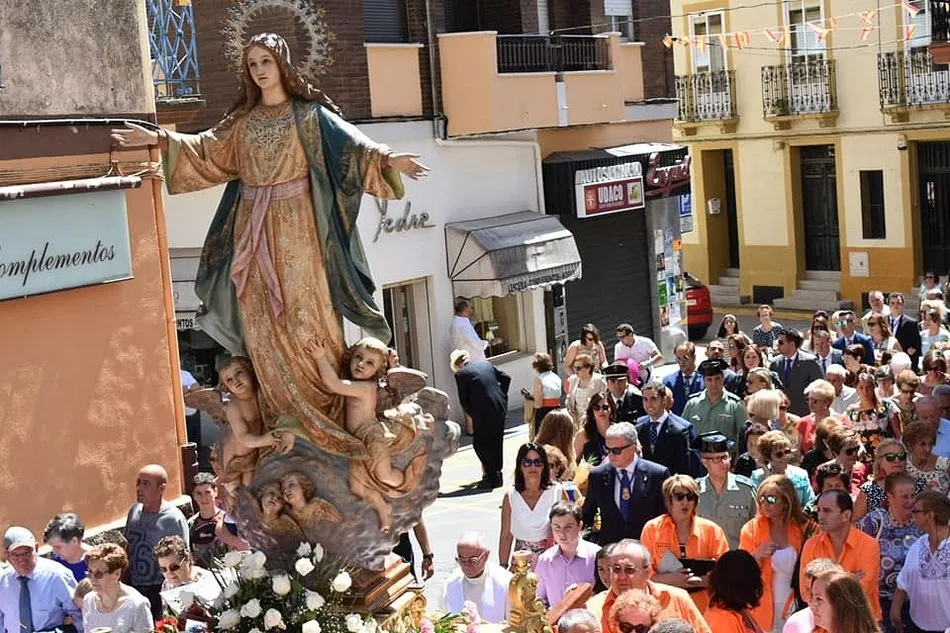 Foto 2 - Sentido homenaje a la Virgen de la Asunci&oacute;n en Guijuelo