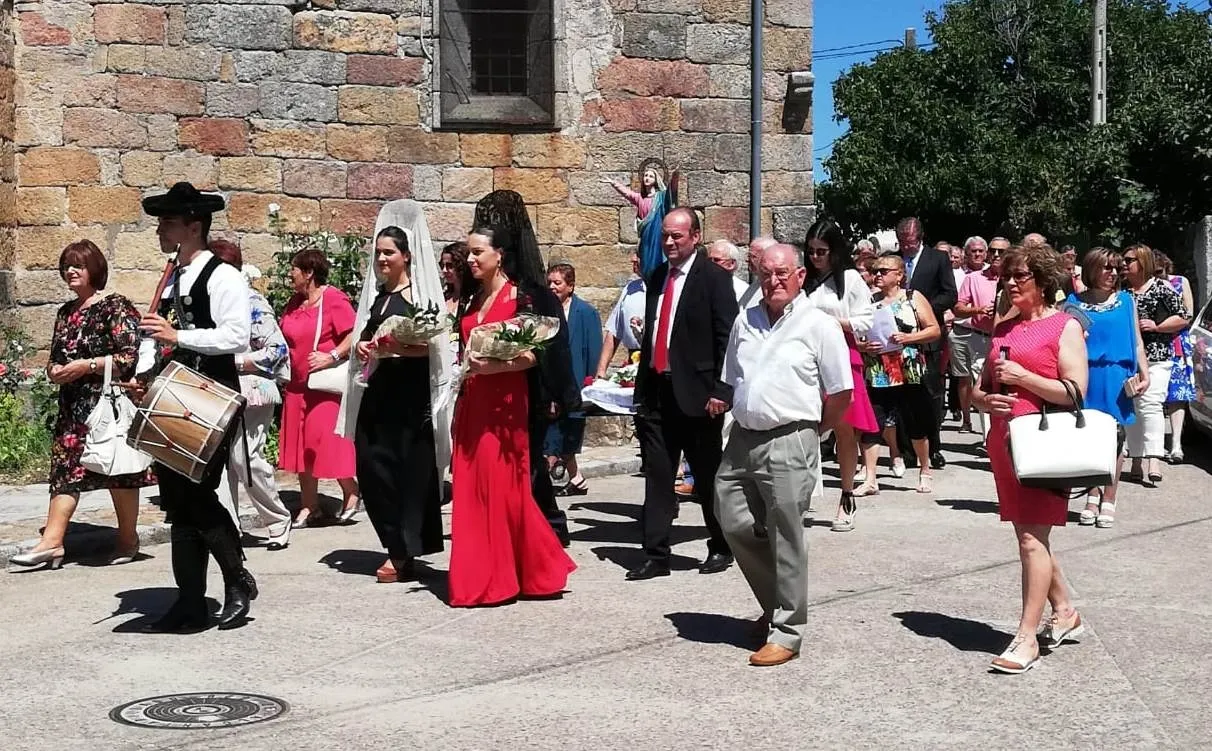 Foto 9 - Finalizan las fiestas veraniegas de Fuentes de O&ntilde;oro en honor a Nuestra Se&ntilde;ora de la Asunci&oacute;n  
