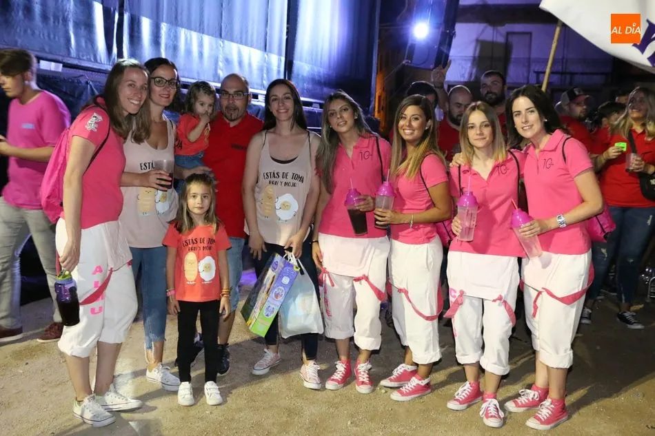 Foto 11 - Las pe&ntilde;as animan el pistoletazo de salida a las fiestas de San Roque en Villarino