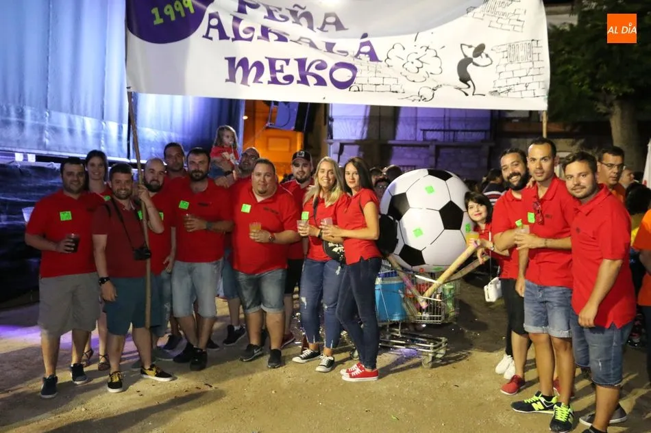 Foto 10 - Las pe&ntilde;as animan el pistoletazo de salida a las fiestas de San Roque en Villarino