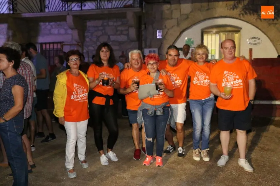 Foto 9 - Las pe&ntilde;as animan el pistoletazo de salida a las fiestas de San Roque en Villarino