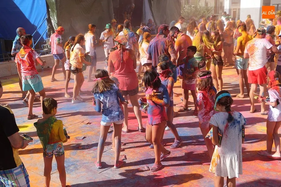 La Plaza Mayor se convirtió en todo un campo de batalla de colores