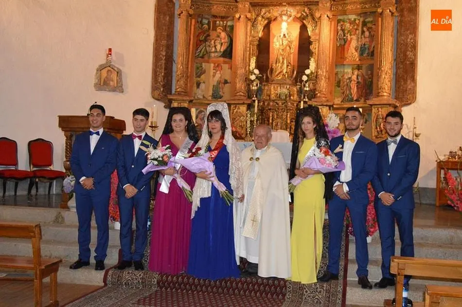 Foto 9 - Sentido homenaje a la Virgen de la Asunci&oacute;n