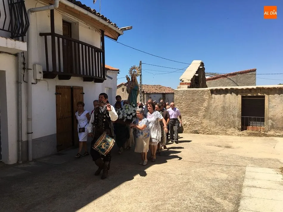 Foto 4 - Tiempo de devoci&oacute;n a Nuestra Se&ntilde;ora del Rosario