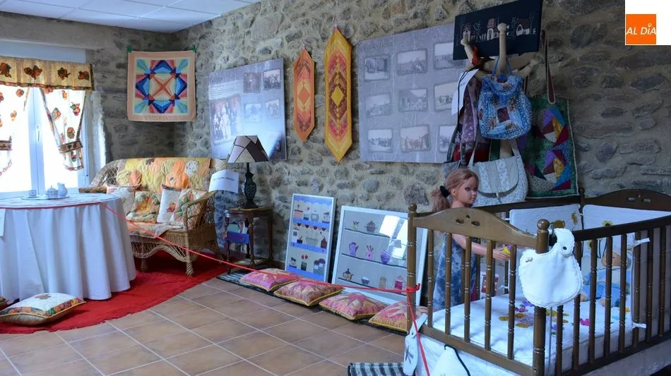 Foto 10 - Amplia acogida a la exposici&oacute;n de trabajos de patchwork en La Redonda