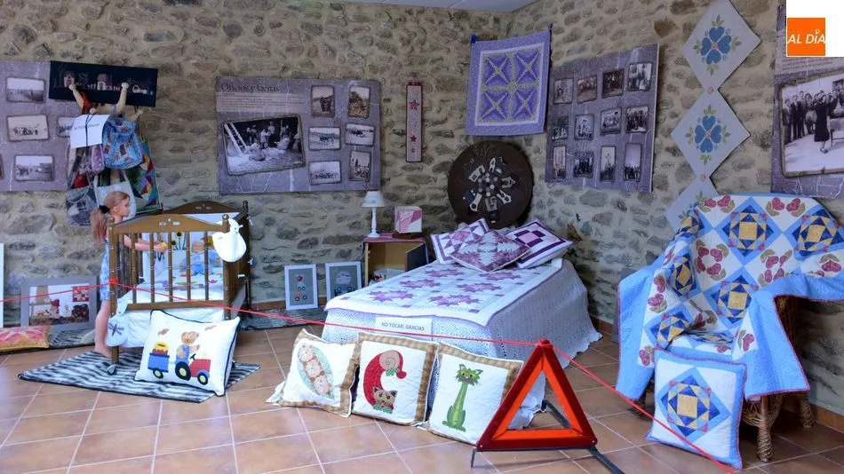 Foto 4 - Amplia acogida a la exposici&oacute;n de trabajos de patchwork en La Redonda