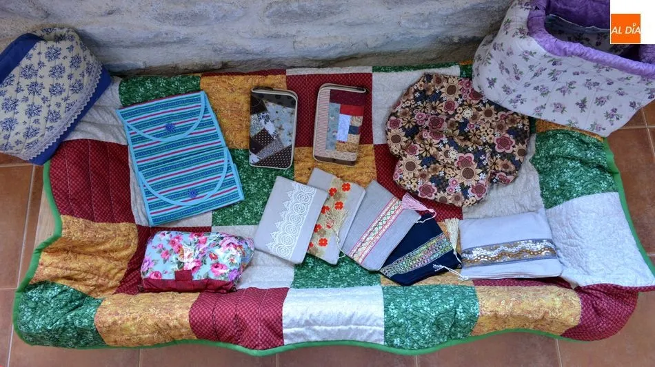 Foto 3 - Amplia acogida a la exposici&oacute;n de trabajos de patchwork en La Redonda