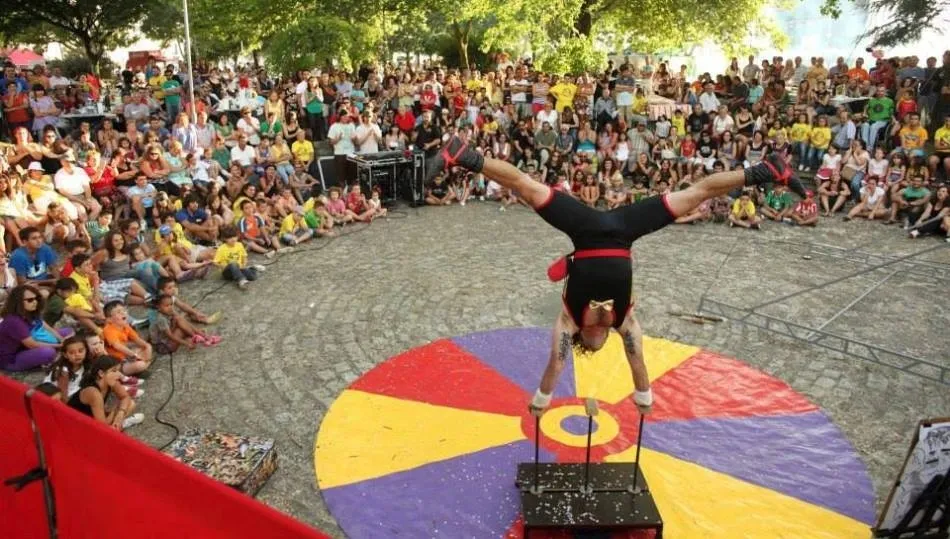 Wilbur, un gimnasta que se transformó en payaso