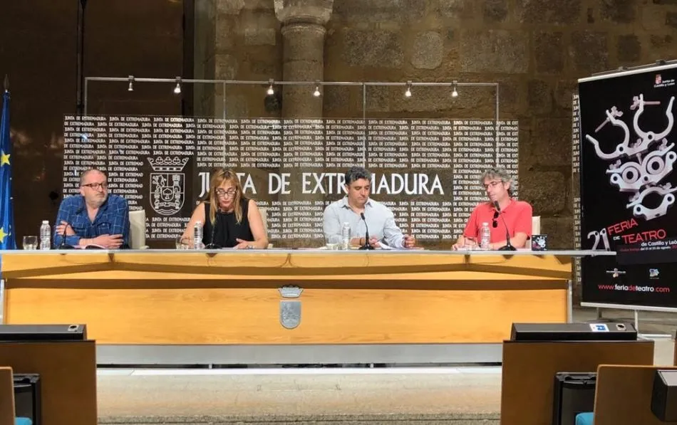 Foto 2 - Presentada en M&eacute;rida la aportaci&oacute;n de Extremadura a la 21&ordf; Feria de Teatro  