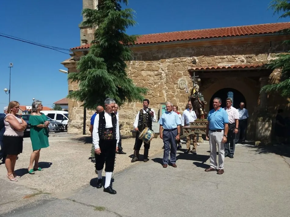 Foto 7 - Barbadillo rinde honores a San Roque con misa y procesi&oacute;n