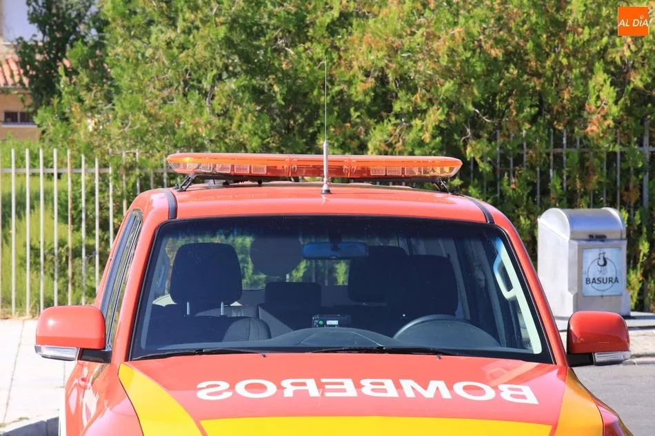 Foto 3 - Un aparatoso fuego desata la alarma en la zona entre el Arrabal y el Zurgu&eacute;n