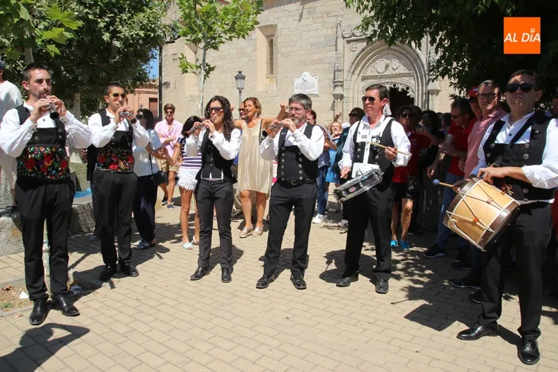 Foto 9 - Macotera se echa a las calles para honrar y bailar a San Roque en su d&iacute;a grande