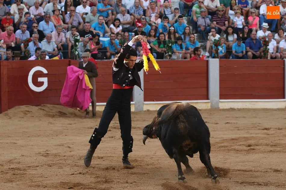 Foto 3 - Puerta grande para D&rsquo;alva, Mart&iacute;n y Dom&iacute;nguez en Guijuelo