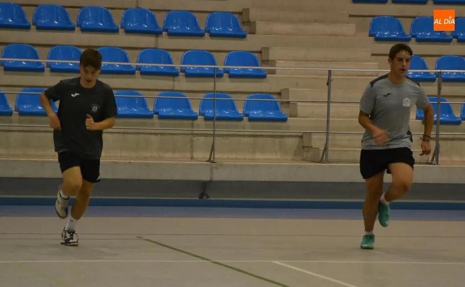 Foto 5 - El Juvenil y el Cadete del III Columnas se ponen en marcha estrenando generaciones de jugadores  