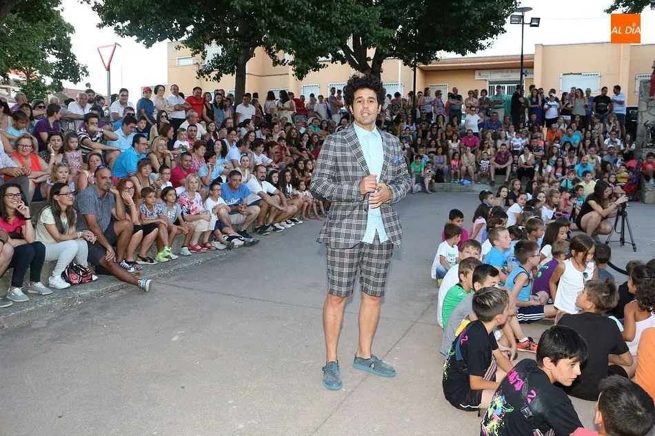 Foto 8 - Los m&aacute;s peque&ntilde;os disfrutan con la divertida magia de Miguelillo