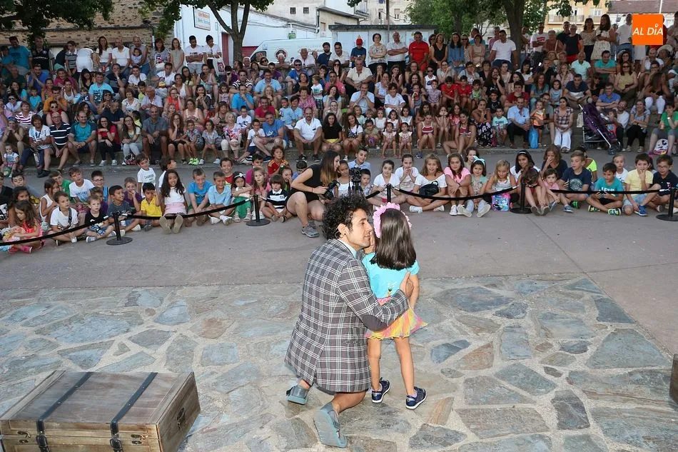 Foto 7 - Los m&aacute;s peque&ntilde;os disfrutan con la divertida magia de Miguelillo