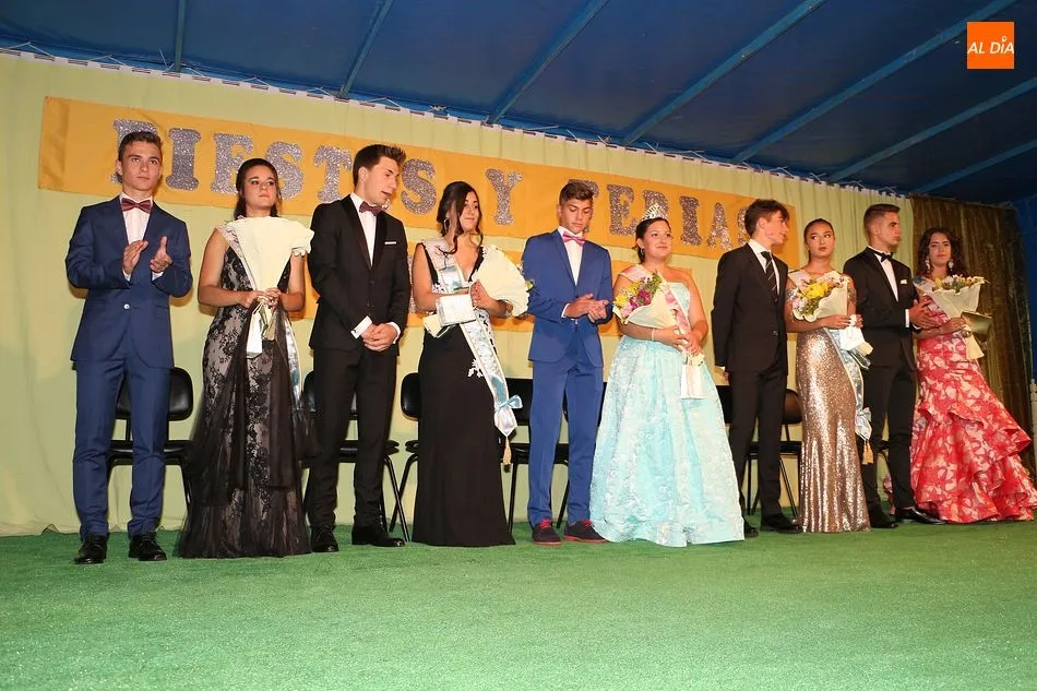 Foto 9 - Sandra Garc&iacute;a, elegida reina de las fiestas de Ledrada
