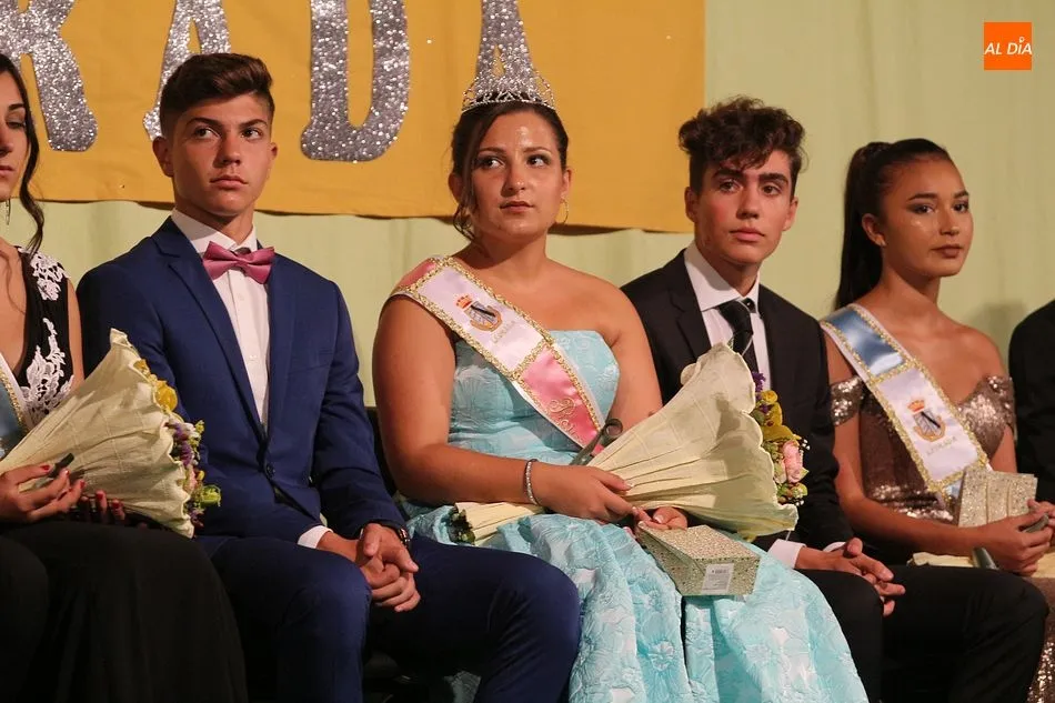 Foto 8 - Sandra Garc&iacute;a, elegida reina de las fiestas de Ledrada